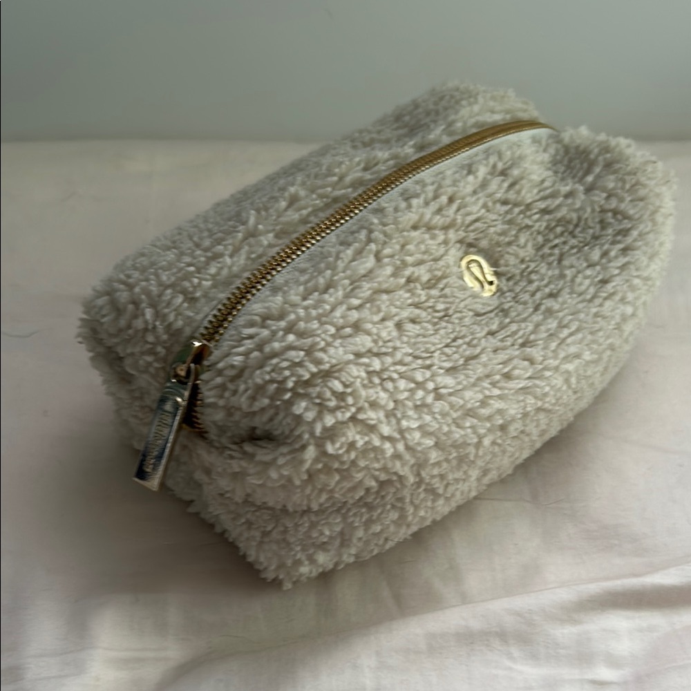 Shearling Textured Cream Bag - Picture 5 of 5